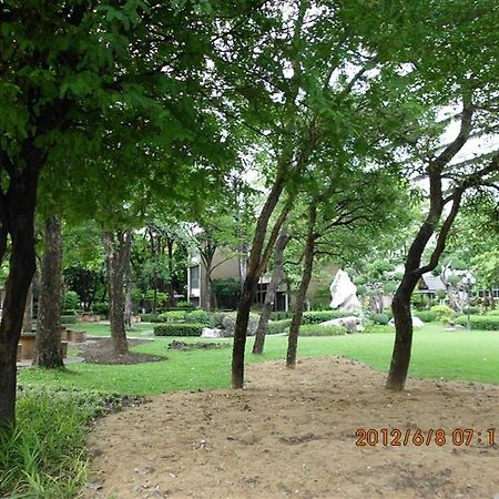Phranakhon Grand View Hotel Bangkok Buitenkant foto