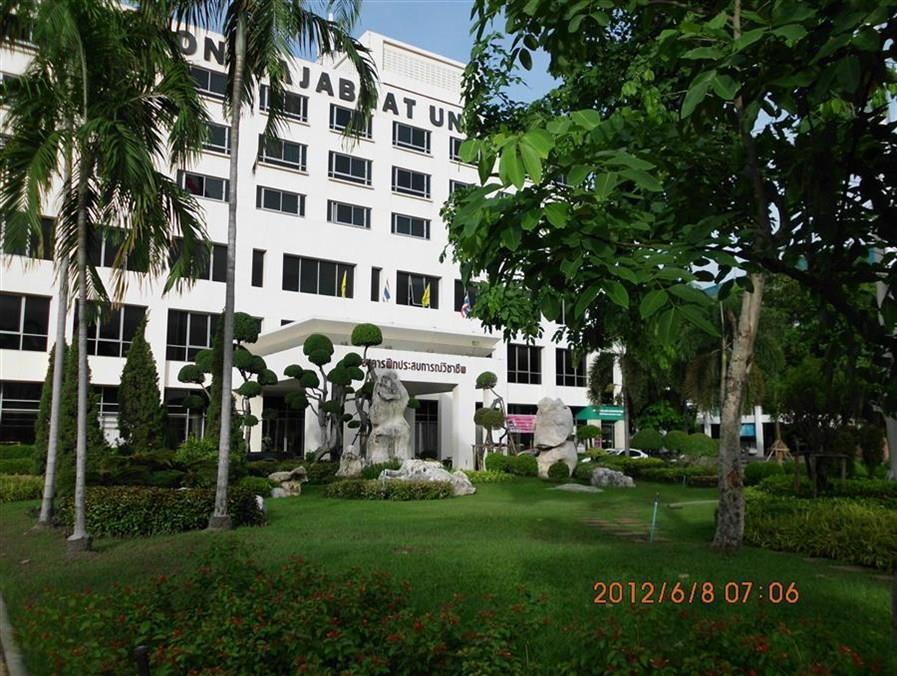 Phranakhon Grand View Hotel Bangkok Buitenkant foto